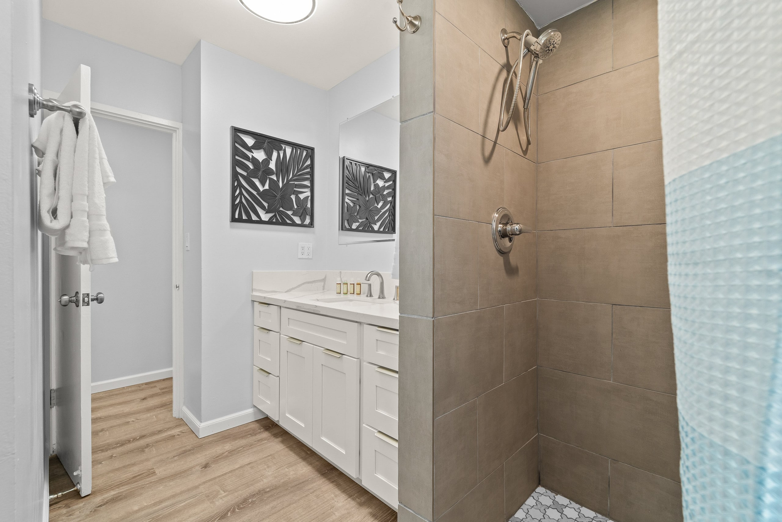 Condo in Honolulu · ★4.44 · 2 bedrooms · 4 beds · 1 bath - Image 27