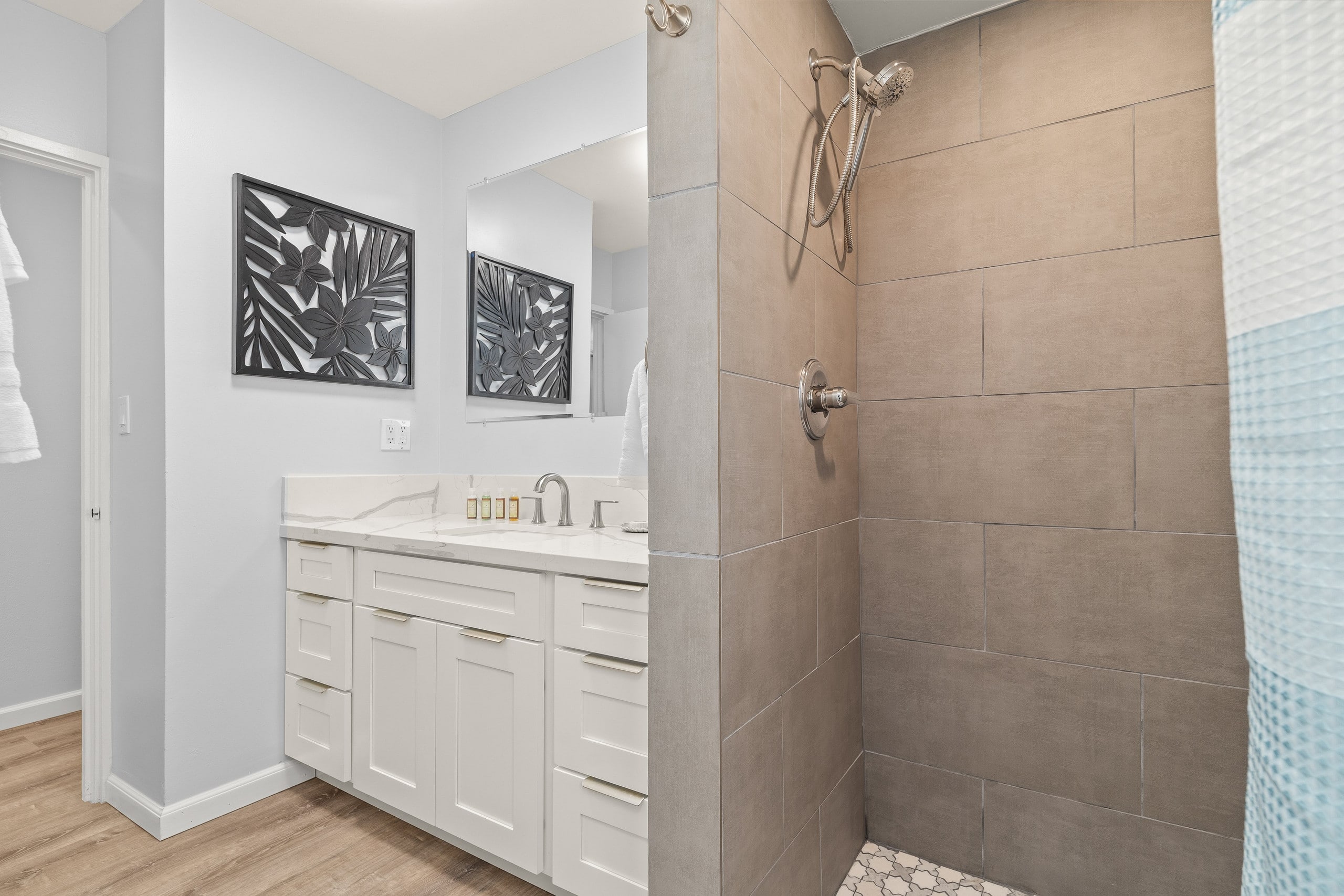 Condo in Honolulu · ★4.44 · 2 bedrooms · 4 beds · 1 bath - Image 26