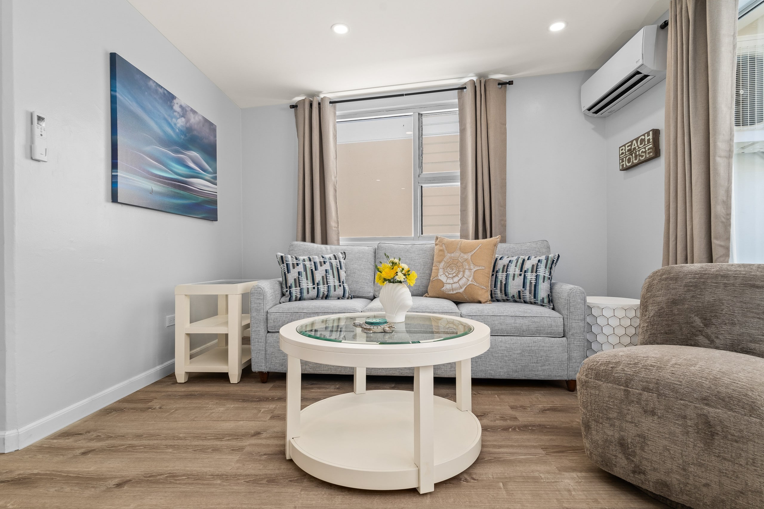 Condo in Honolulu · ★4.44 · 2 bedrooms · 4 beds · 1 bath - Image 5