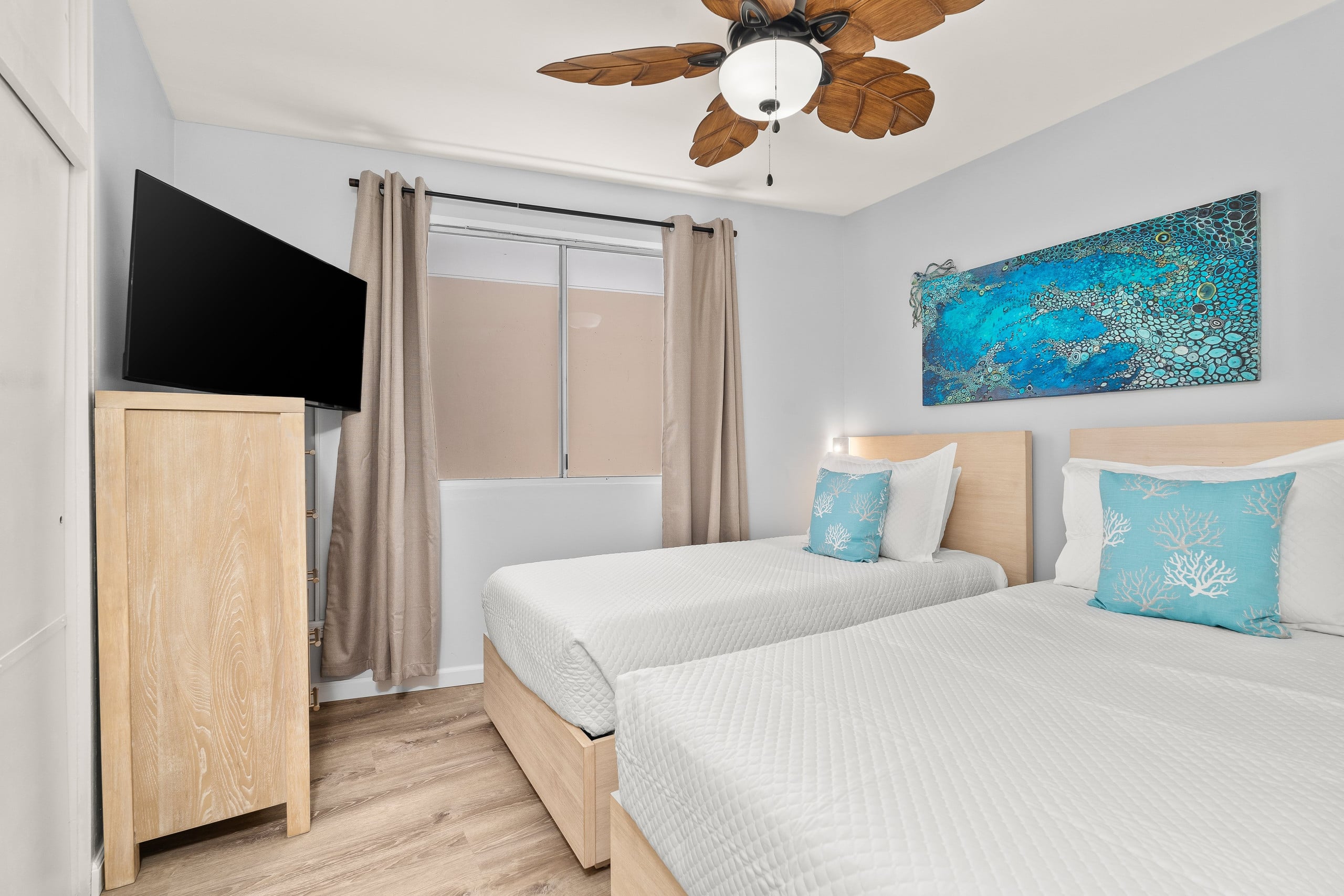 Condo in Honolulu · ★4.44 · 2 bedrooms · 4 beds · 1 bath - Image 24