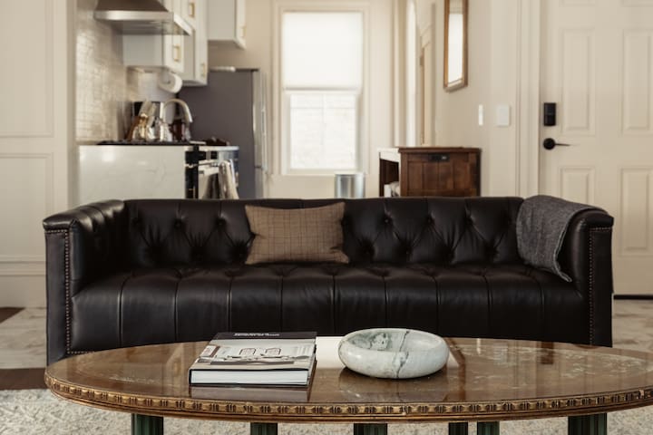 The Grand Victorian • 4 Bed – Brown Uni • RISD gallery image 2