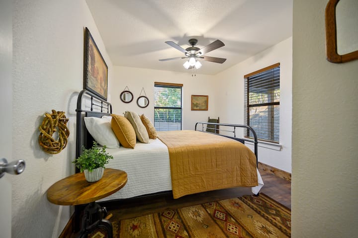 Спалня Buck's Bunkhouse - King с килер