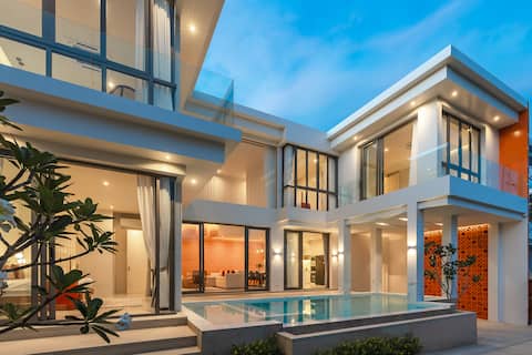 *Brand New Top Of The Range Stunning #V185