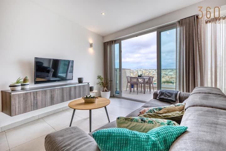 2br Penthouse With Views Overlooking Pietà Marina! - Malta