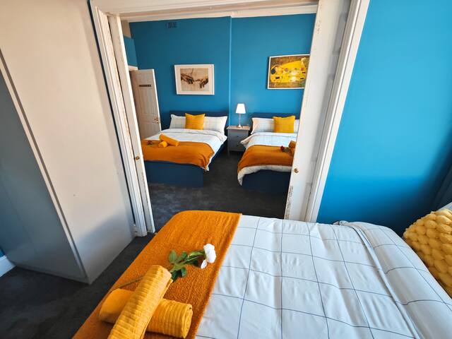 Luxury 4-Bedroom Apartment near Oxford St gallery image 5