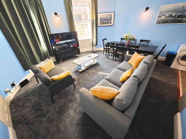 Luxury 4-Bedroom Apartment near Oxford St