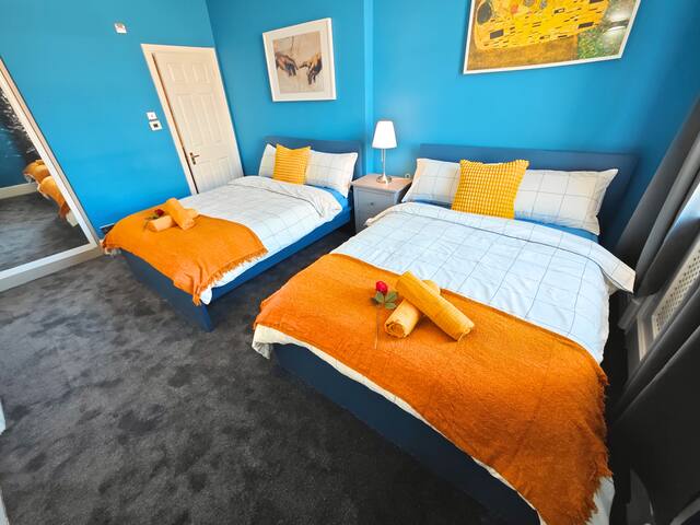 Luxury 4-Bedroom Apartment near Oxford St gallery image 4