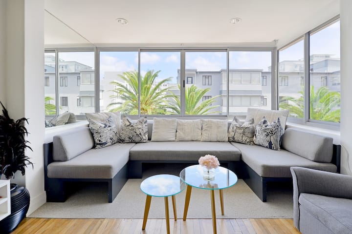 Seaside Escape - 2 Bed Apartment - Camps Bay