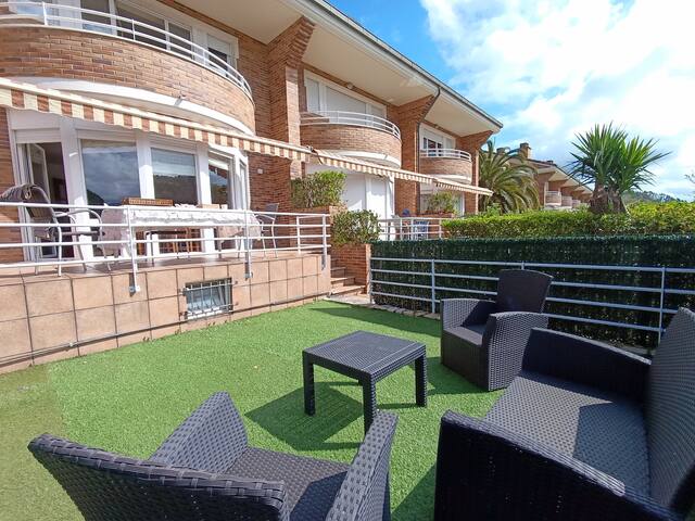 Adosado con terrazas en Orio ESS03566