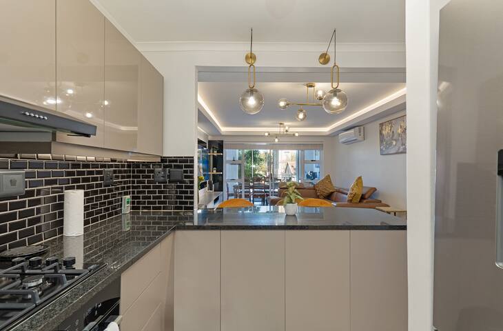 25% off Stylish 2 bed, 2 bath gallery image 5