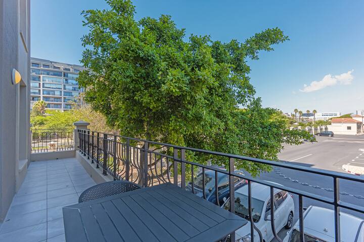 25% off Stylish 2 bed, 2 bath gallery image 3