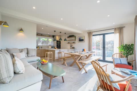 Sailors Rest - Modern Villa