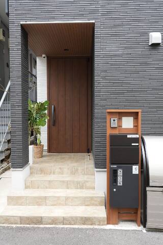 100 INN Suite　新宿から1駅の新大久保駅、大久保駅から徒歩４分。大人3名～8名まで。 gallery image 2