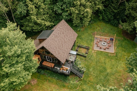 Only minutes from the slopes & downtown Stowe!