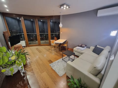 Top performing Airbnb: 11th Floor City View Stay with garage in Prądnik Biały