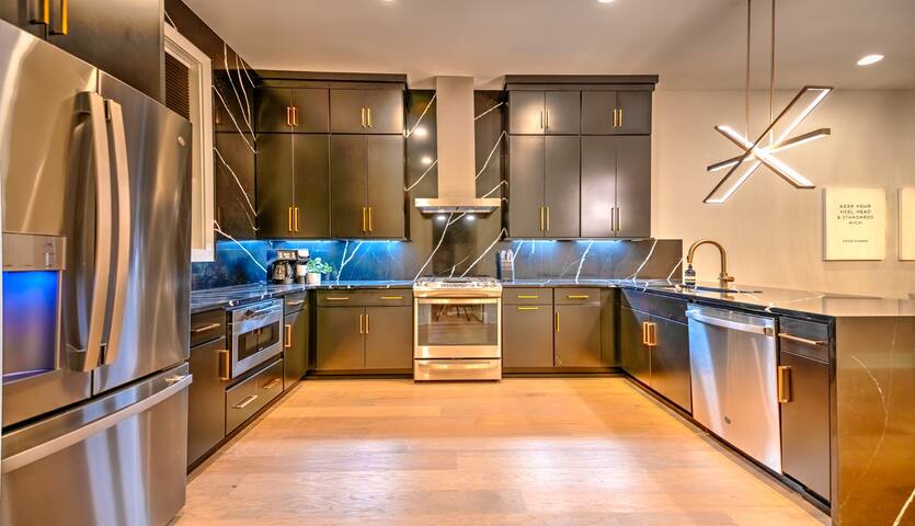 2 Huge Homes • 38 Beds • Game Room, Huge Hot Tubs gallery image 5