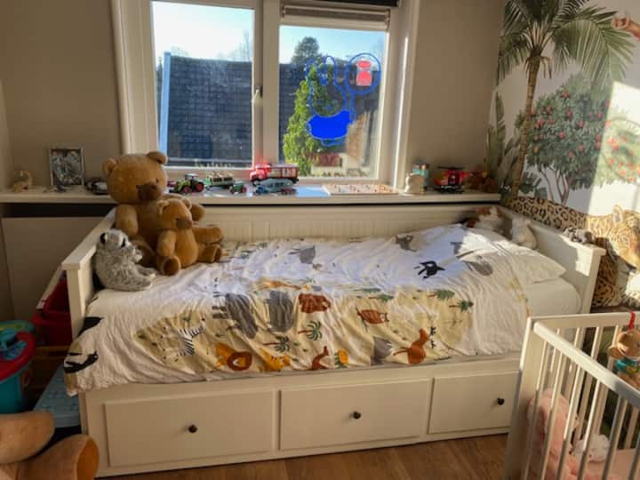 Bedroom 1st floor.
One single bed that can be converted to a double bed (180cm). 