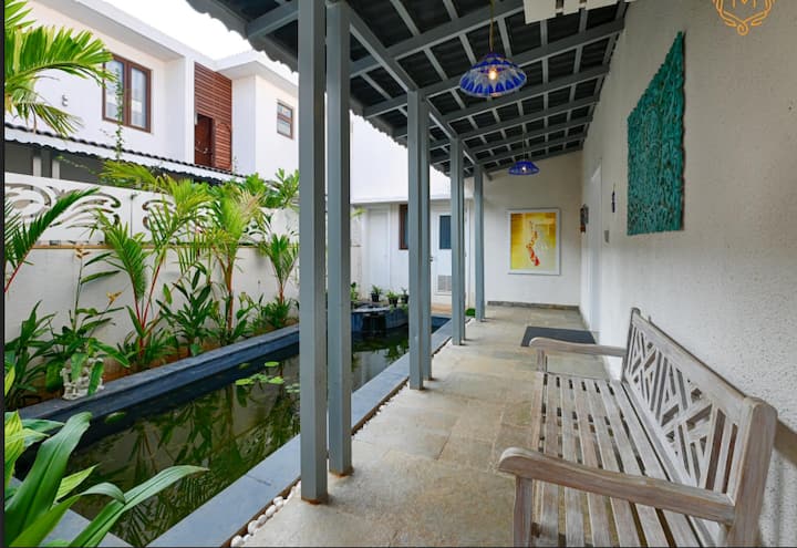 Exterior image 2