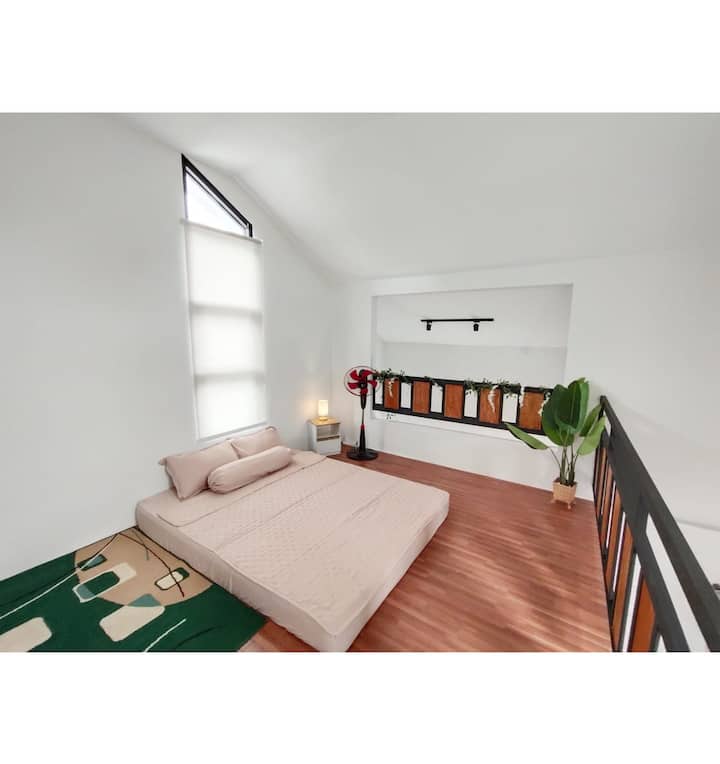 Dhomë me ventilator, për 2-3 vizitorë
