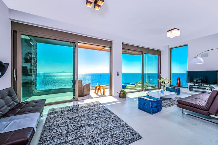 Second living area with sofas/sofabeds, TV, PlayStation 3 & book collection (convertible to Bedroom 5)
