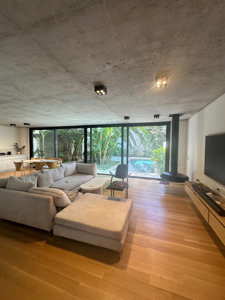 Apartamento de 2 dormitórios em Martínez com piscina e terraço