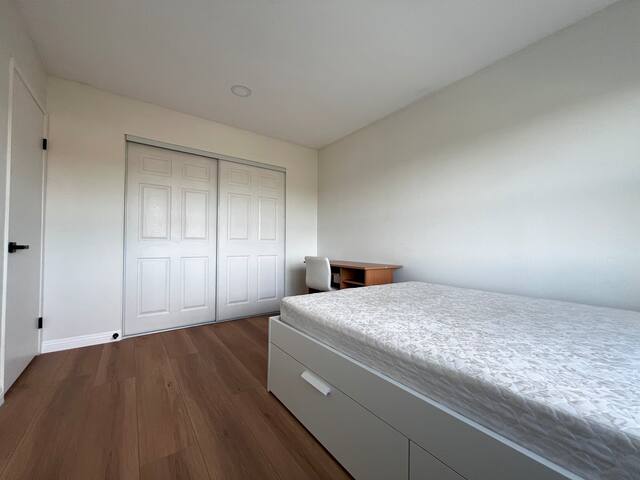 Modern Nest in West Covina gallery image 4