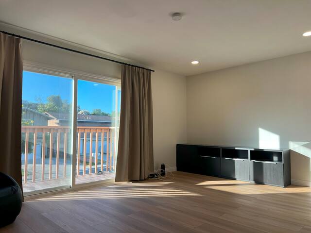 Modern Nest in West Covina gallery image 2