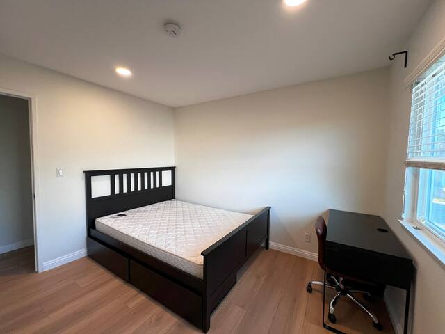 Modern Nest in West Covina gallery image 3