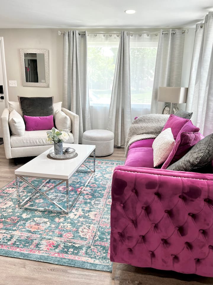 Pink Haven On Heyburn - Twin Falls, ID