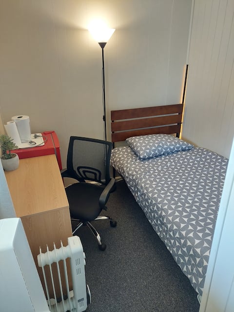 The Capsule - SMALL budget friendly private room