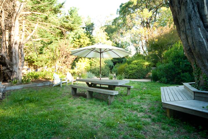 Boutique Stay in Red Hill gallery image 5