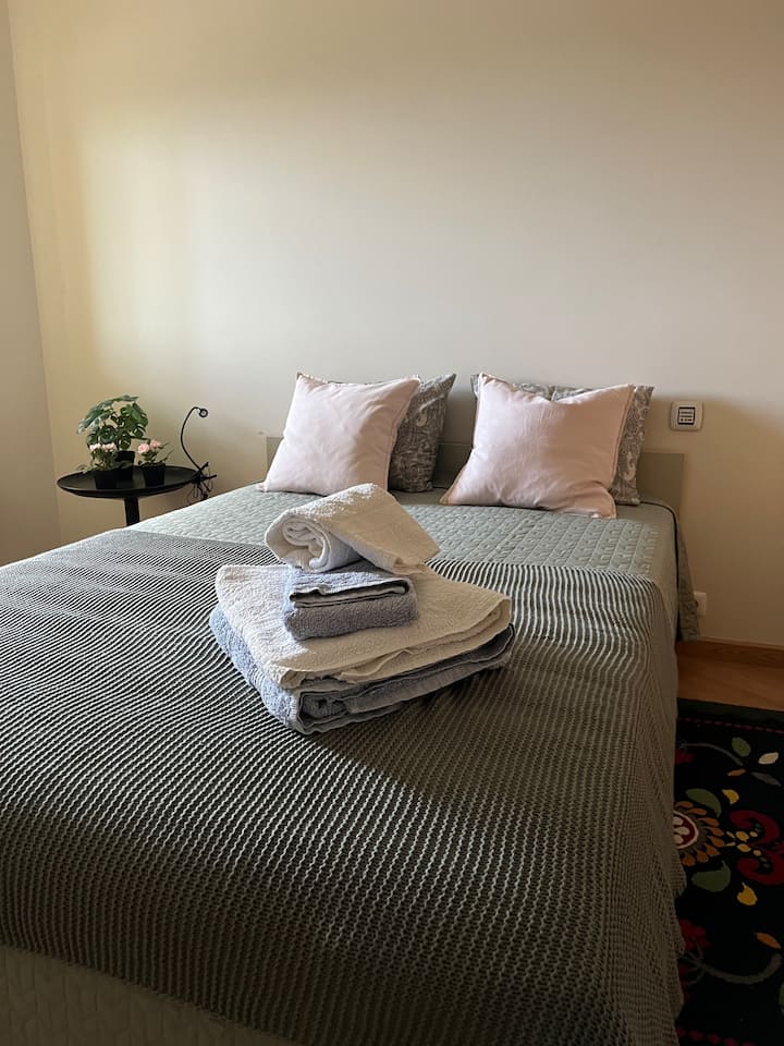 CHAMBRE 3 / 1  PERSONAS