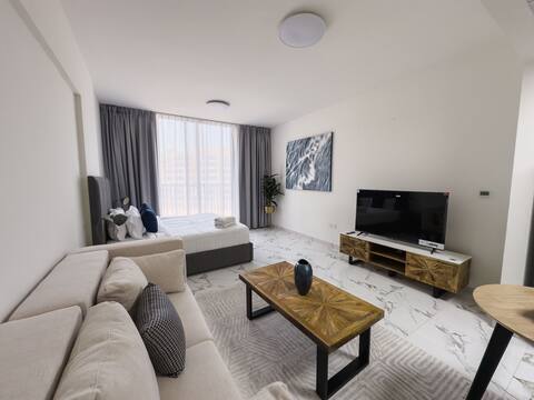 Marina Al Hamra Deluxe King Studio