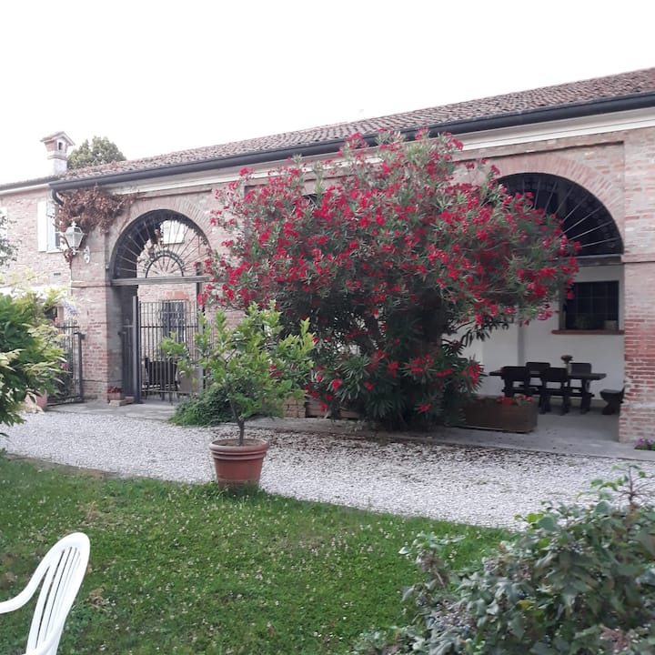 Camera King Con Accesso Al Parco - Mantua