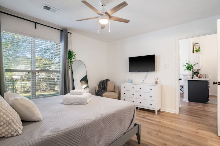 Feel right at home with a full-size mirror, sound machine for peaceful sleep, Roku TV for all your entertainment, and a dresser.