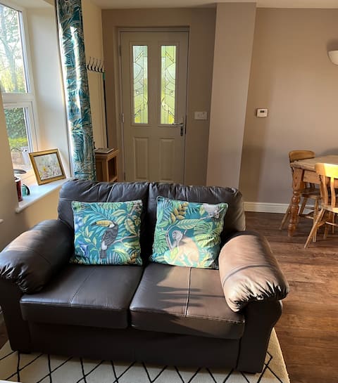 Top Airbnb: Hanley Swan, The Garden Flat in Worcestershire
