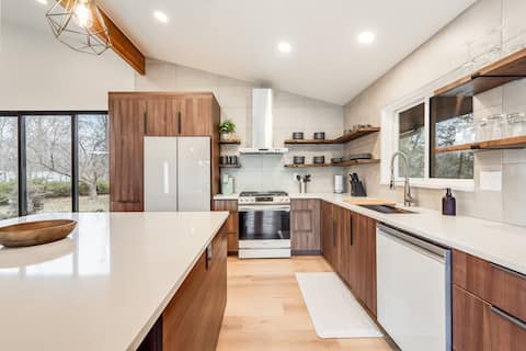 Modern Acres – Luxury on 2 Acres