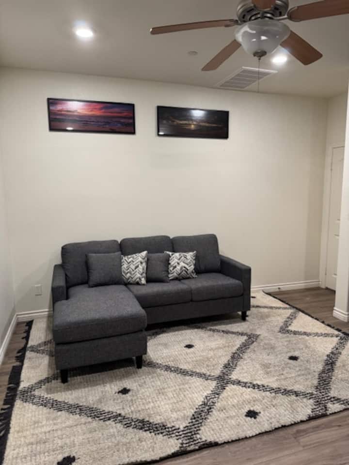 1 Bedroom/1 Bath-entire Guest Suite - Ontario, CA