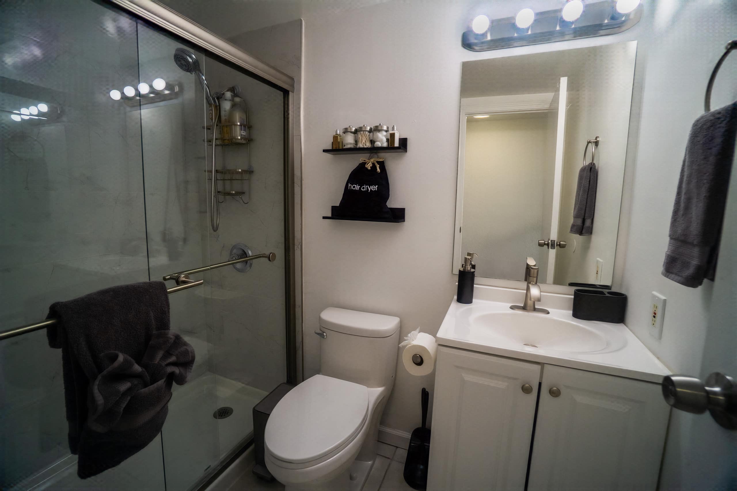 Guesthouse in San Francisco · ★4.9 · 2 bedrooms · 2 beds · 1 bath - Image 8