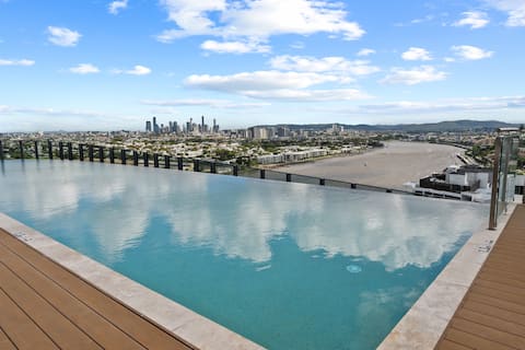 Location Can’t Be Beat | Rooftop Pool & Carpark