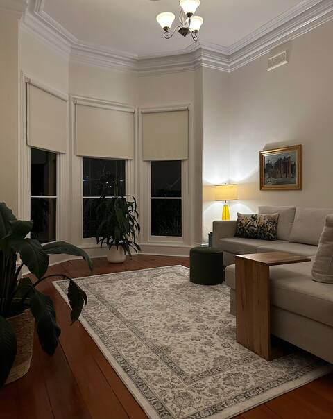 Popular Airbnb listing: The Railhouse: Elegant City-Edge Retreat in Bendigo