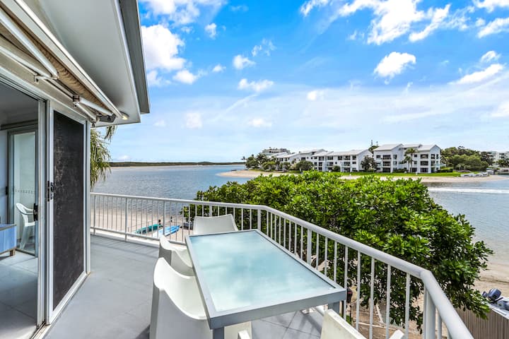 No.13 Noosa Riverfront Apartment - Noosaville