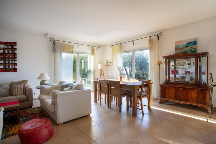 Charmante Maison Dans Un Domaine Avec Piscine. - Nice
