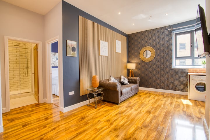Suite 1-1 Bed Flat King Size Bed - Lincoln