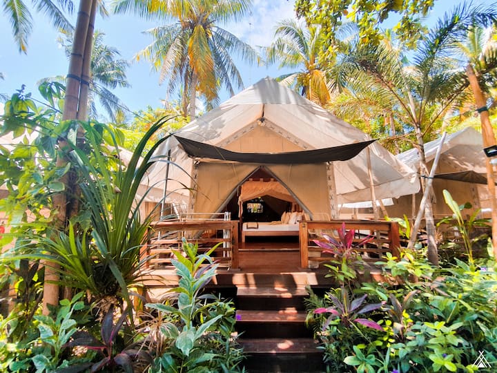 Glamping in the coconut plantation of Gili T