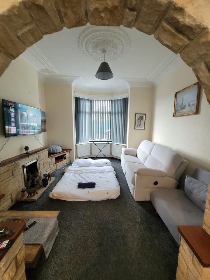 Charming & Cosy Home-hartlepool - Suit Direct Stadium