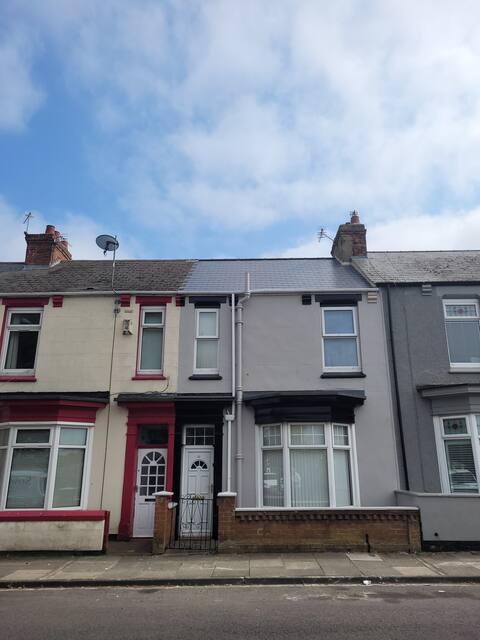 Charming & Cosy Home-Hartlepool