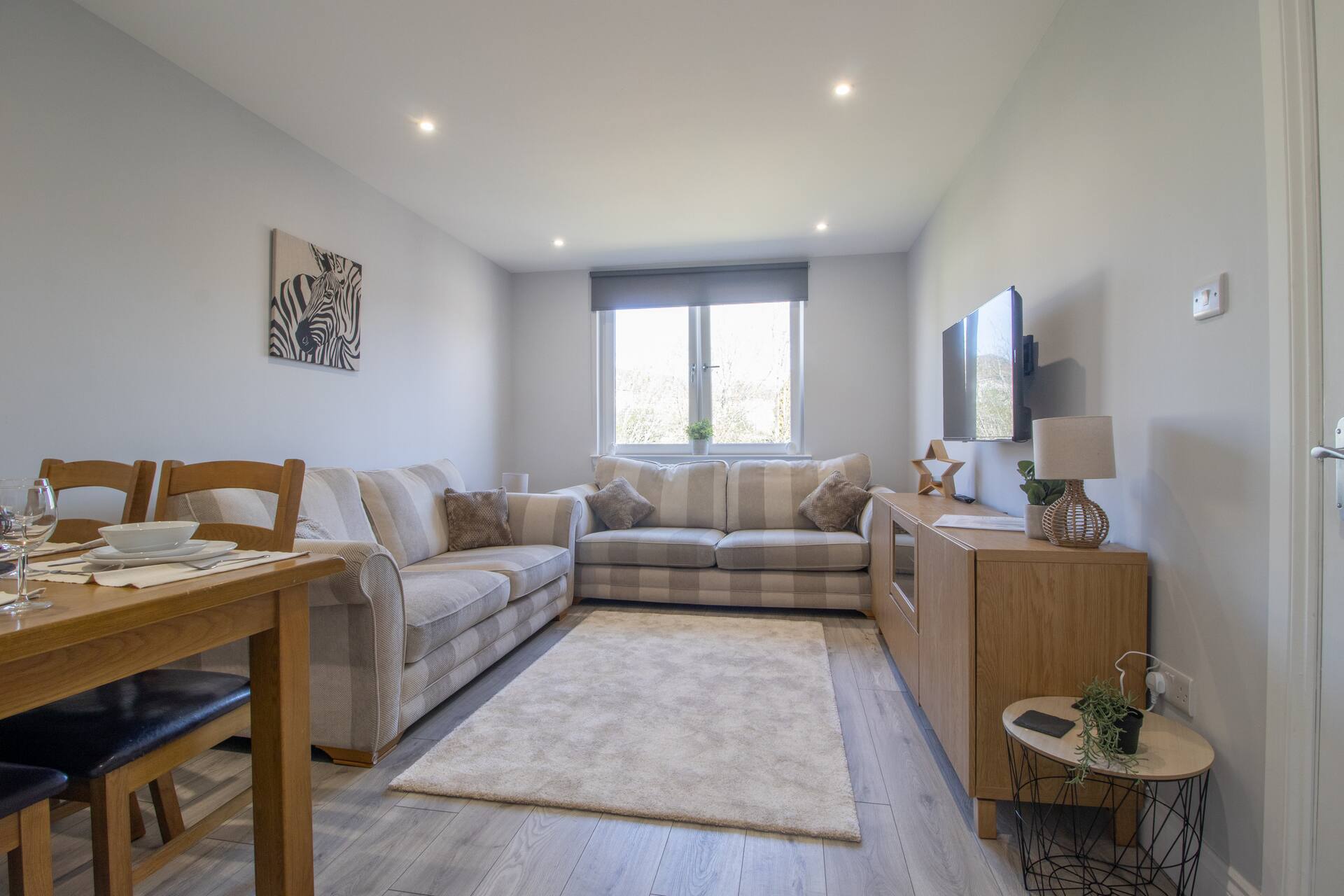Highfield Apartment- 2 Bed in Motherwell close to centre