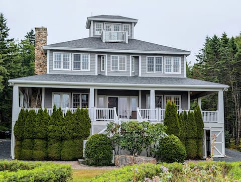 Slack Tide Oceanfront Retreat