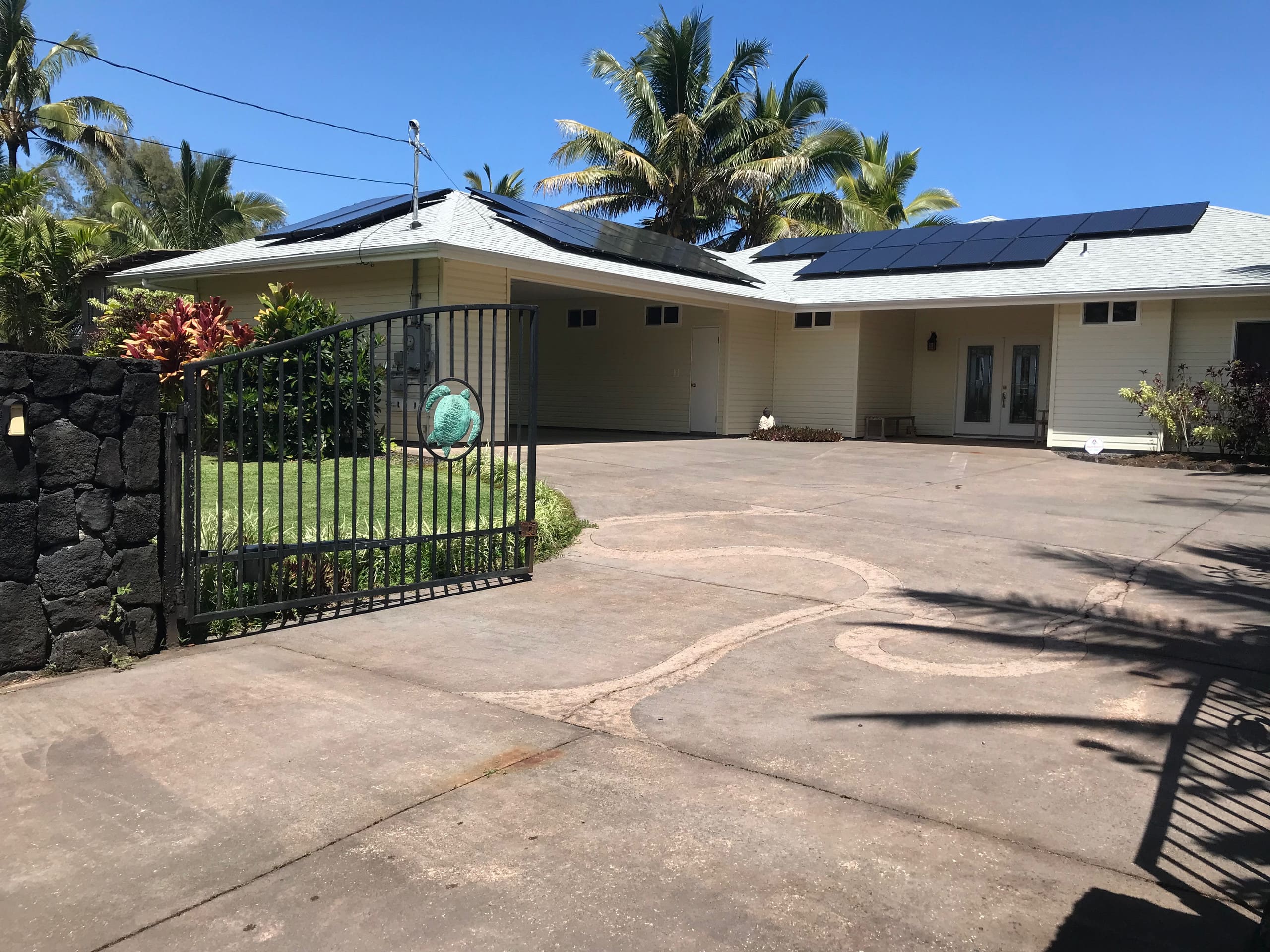 Home in Keaau · ★4.94 · 3 bedrooms · 3 beds · 2 baths - Image 7